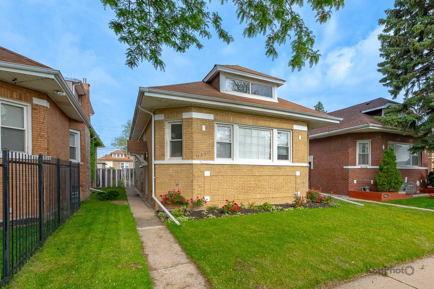 Property Photo:  9340 S Elizabeth Street  IL 60620 