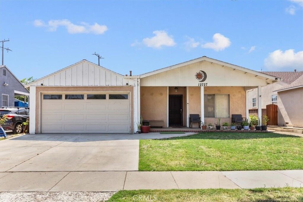 Property Photo:  12727 Lefloss Avenue  CA 90650 