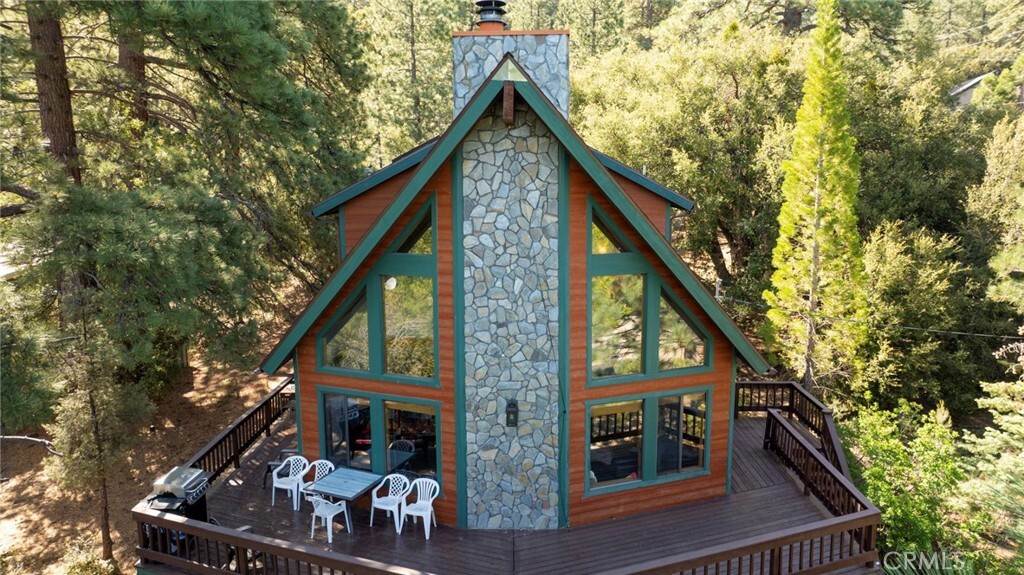 Property Photo: 1612 Lassen Way CA 93222