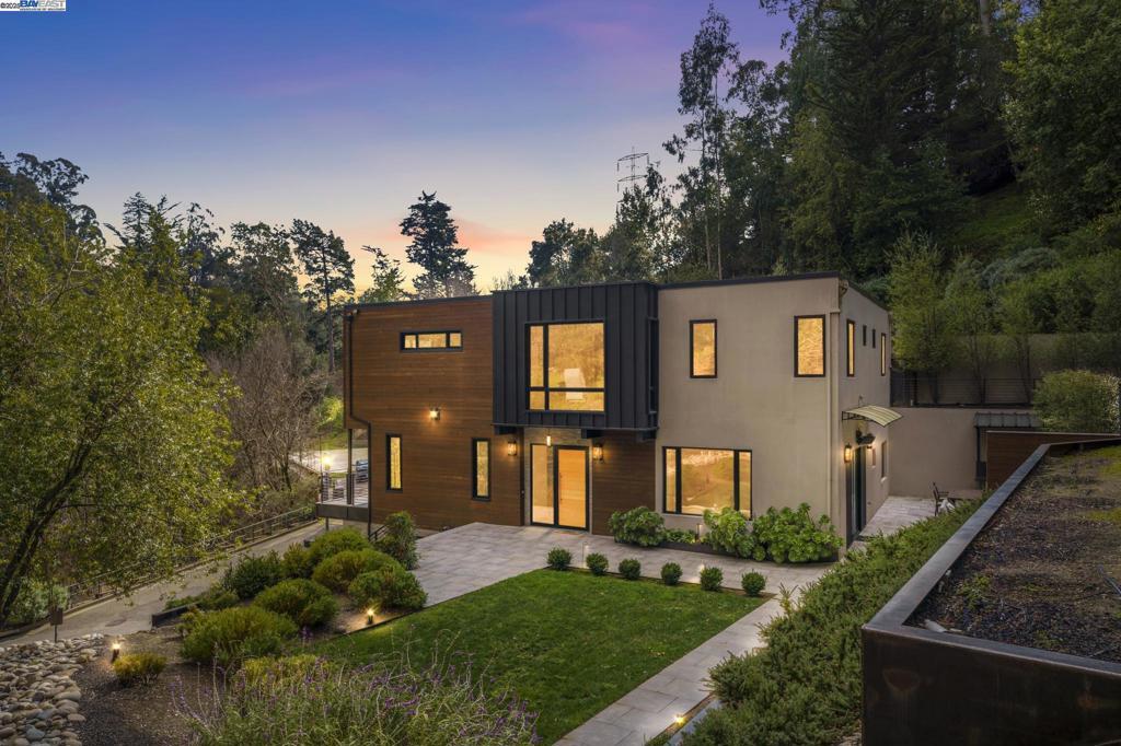 Property Photo: 3 West Cir CA 94611