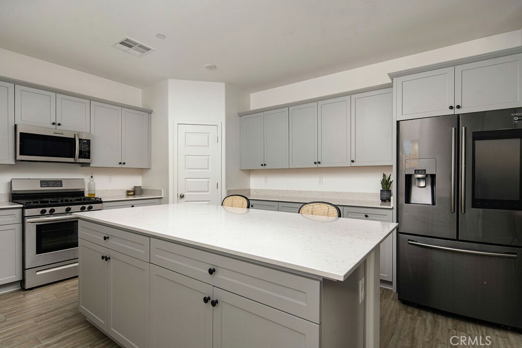 Property Photo: 9618 Maple Terrace Lane CA 93263