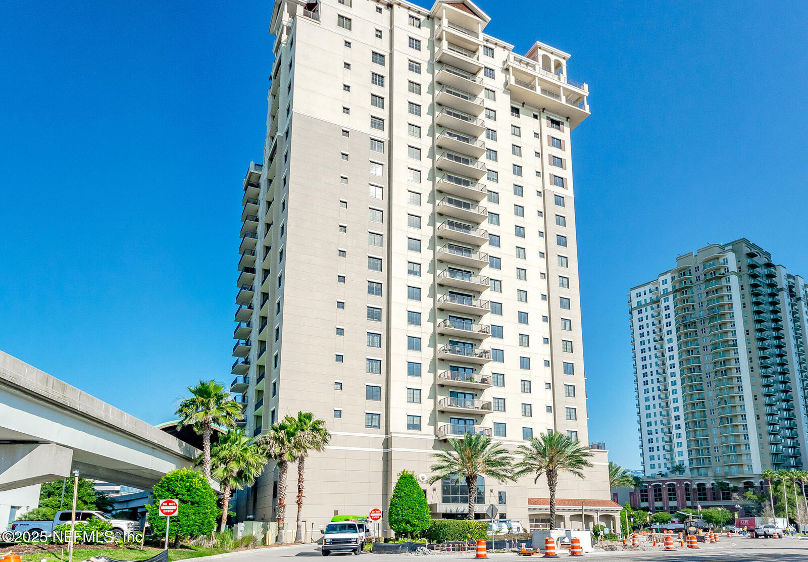 Property Photo: 1478 Riverplace Boulevard 1605 FL 32207