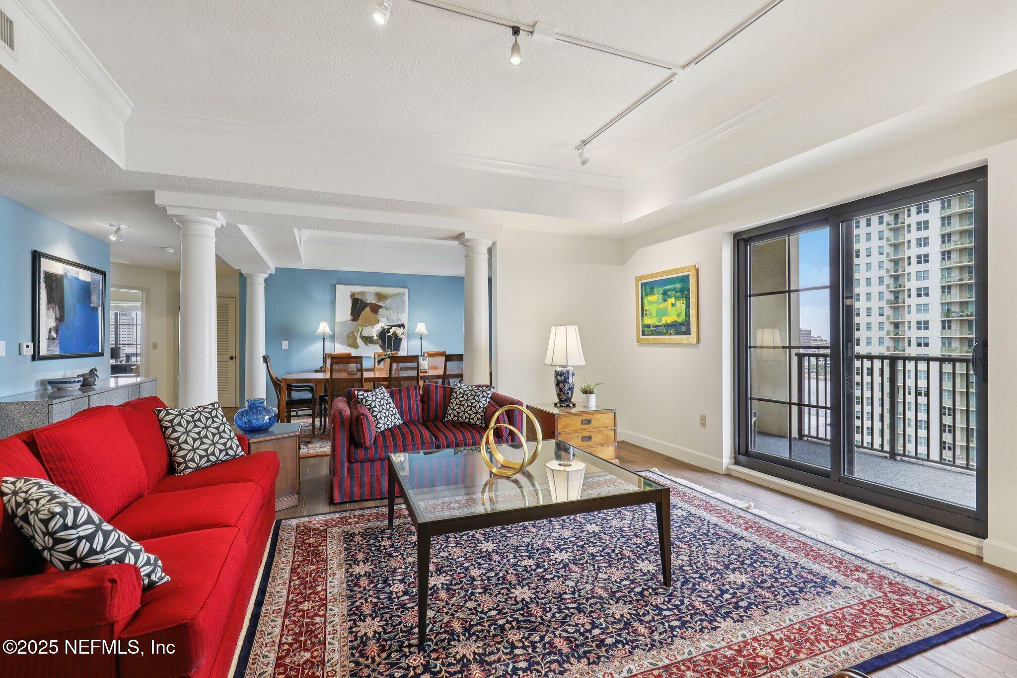 Property Photo: 1478 Riverplace Boulevard 1605 FL 32207