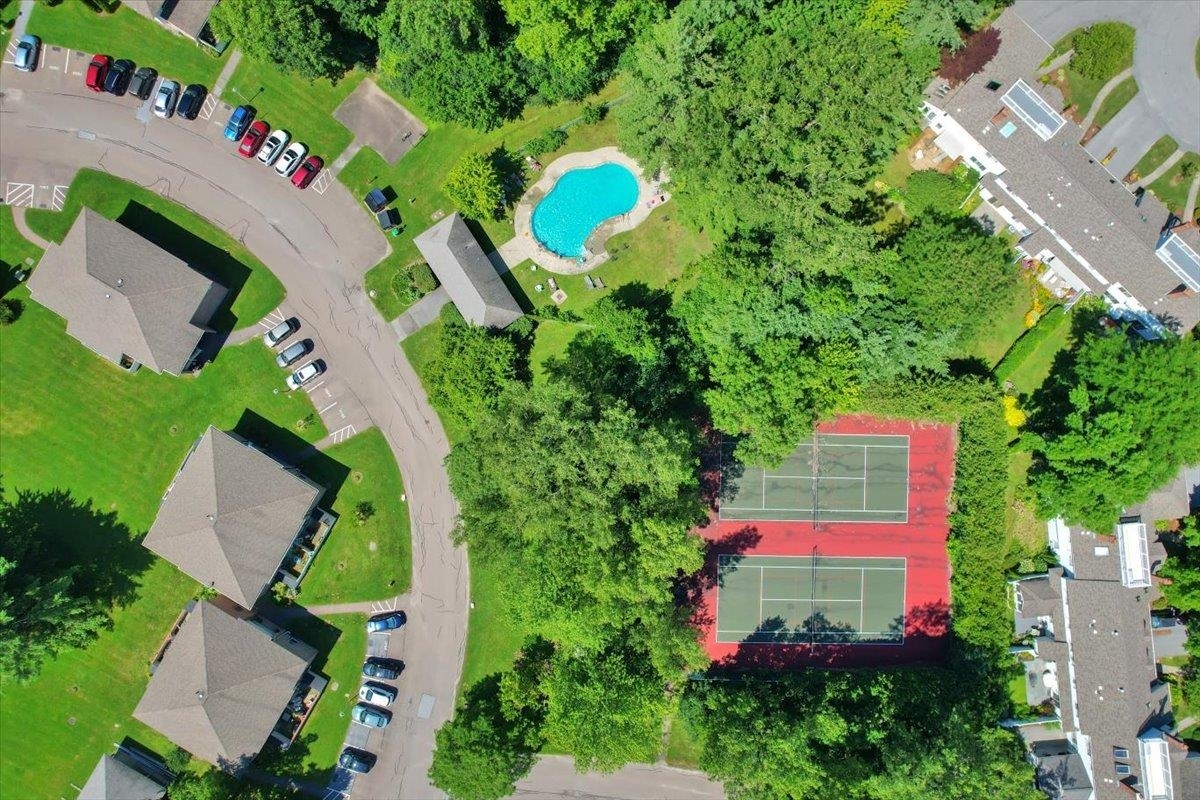 Property Photo: 124 Ledgewood Circle VT 05401