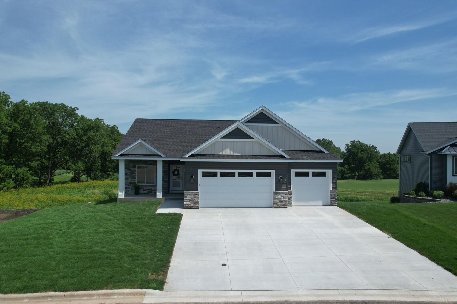 Property Photo:  509 Golfview Avenue  MN 55992