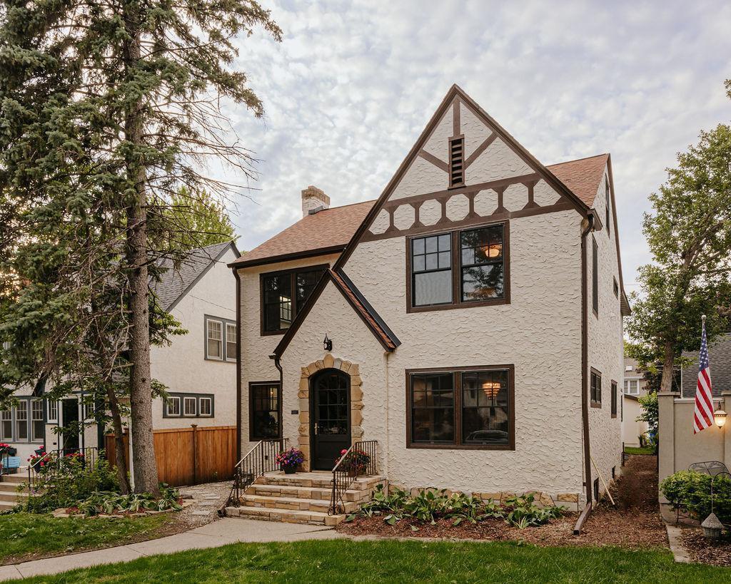Property Photo: 2137 Wellesley Avenue MN 55105