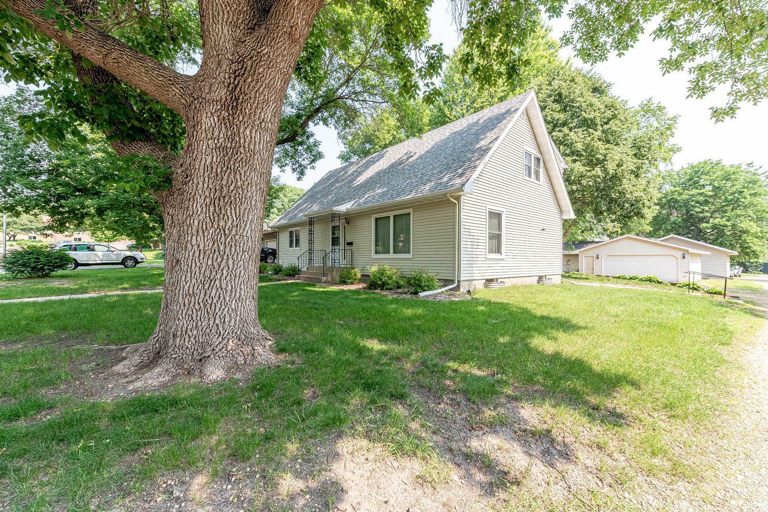 Property Photo: 419 W Jackson Street MN 56082