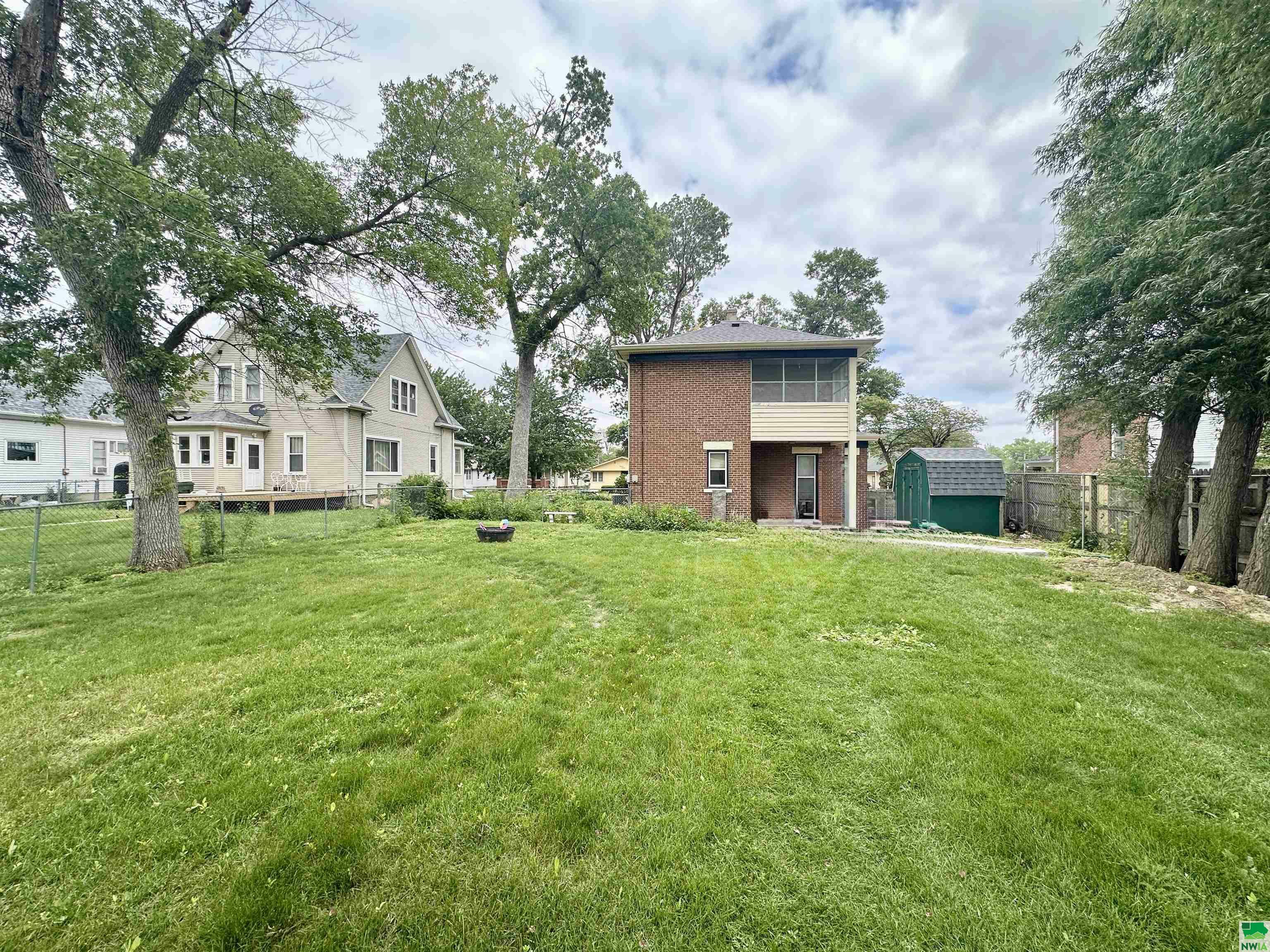 Property Photo: 2031 S Lemon Street IA 51106