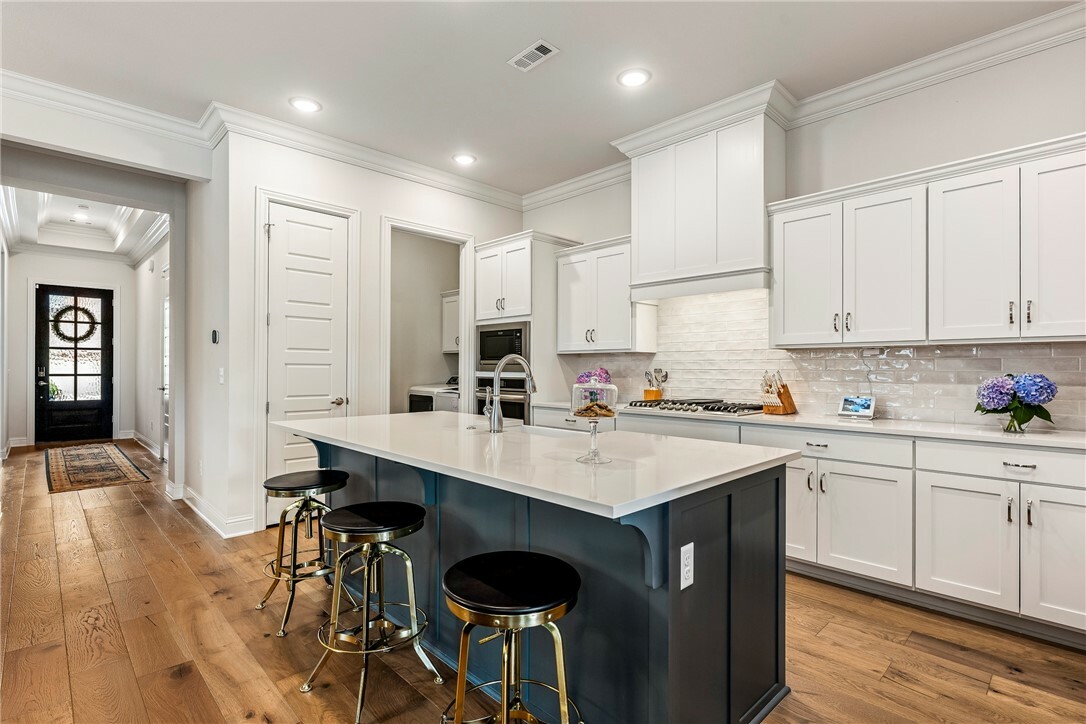 Property Photo: 3918 W Violet Street AR 72704