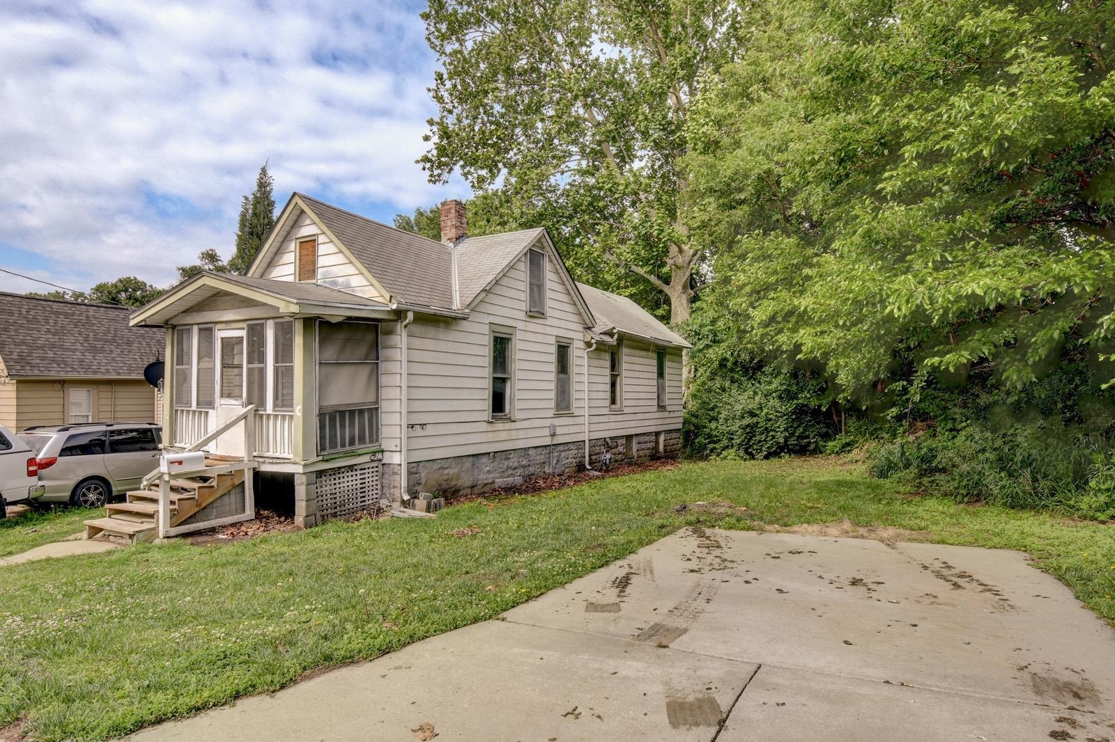 Property Photo: 4508 S 12 Street NE 68107