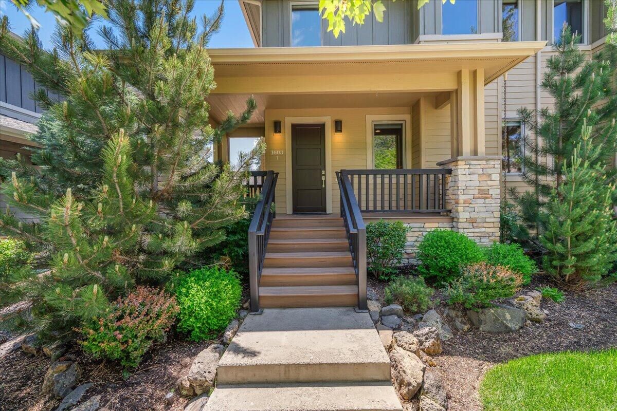 Property Photo: 1603 NW Milwaukee Avenue OR 97703