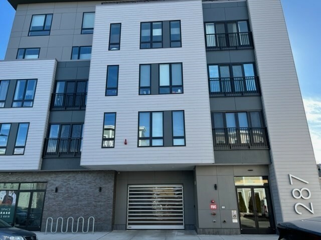 287 Maverick St 202  Boston MA 02128 photo