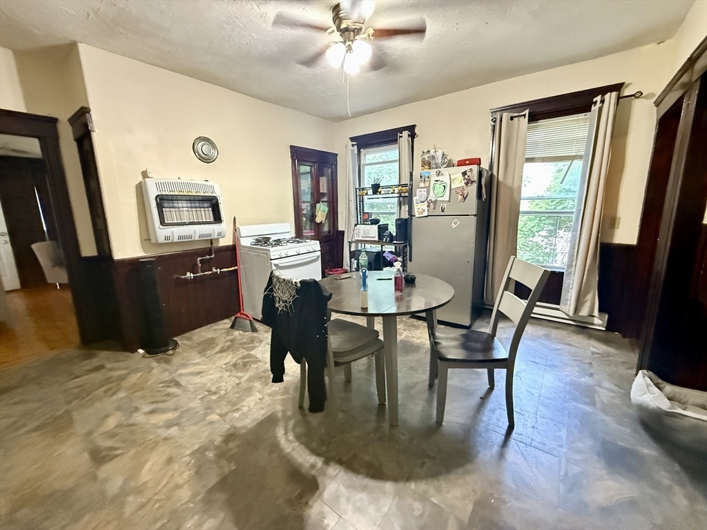 Property Photo: 16 Hillside St MA 01610