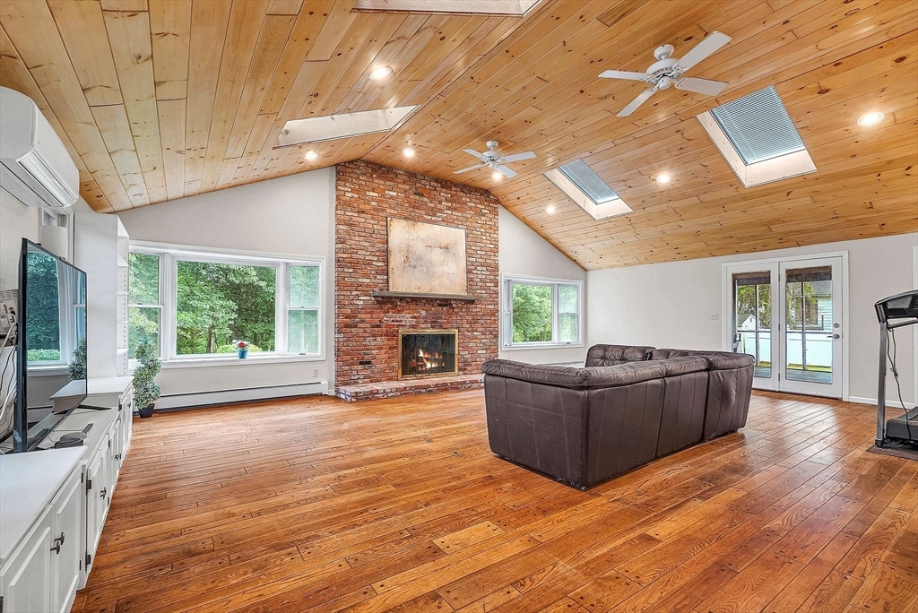 Property Photo: 50 Endicott St MA 02090