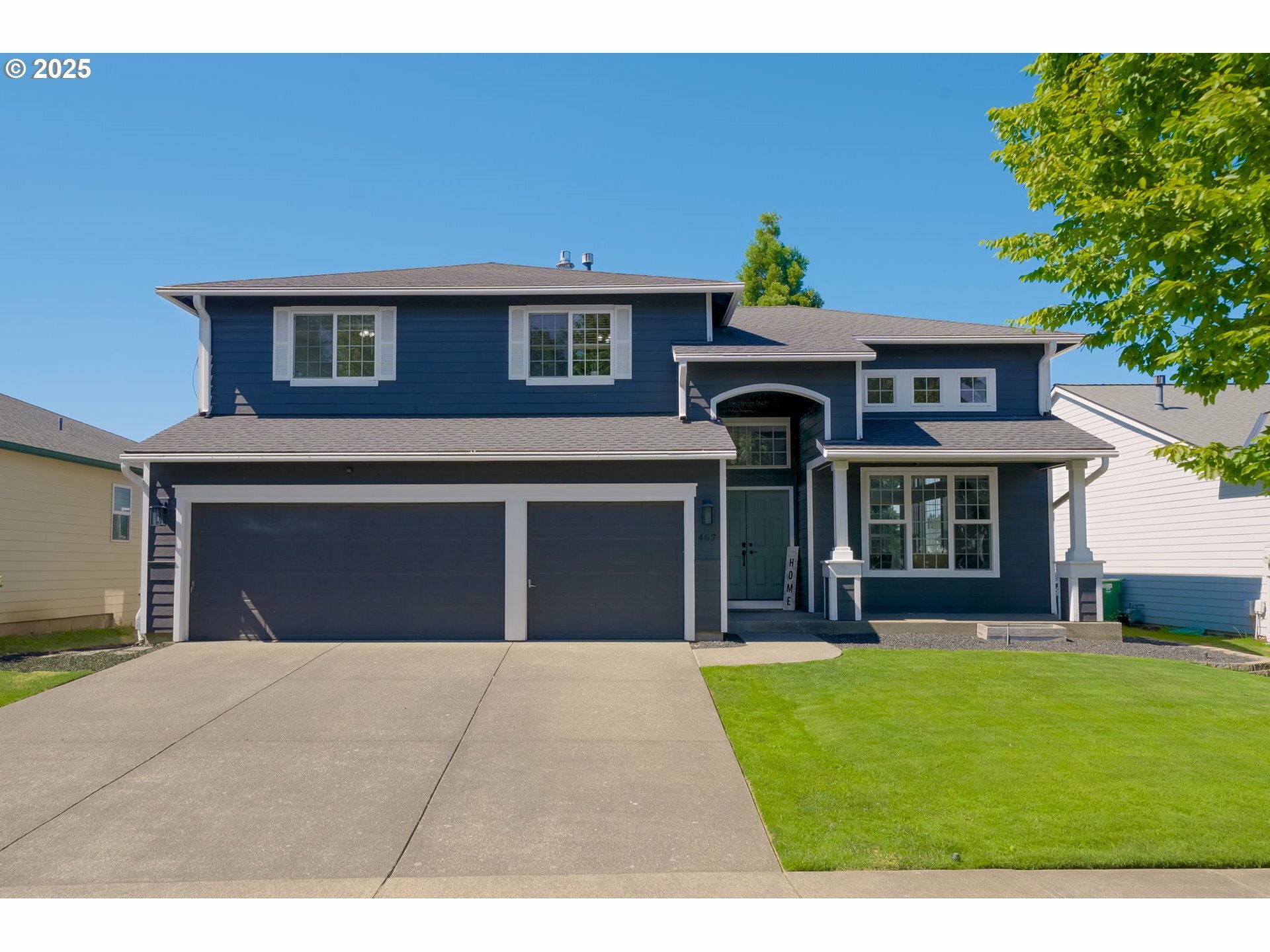 Property Photo:  467 Ironwood Ter  OR 97071 