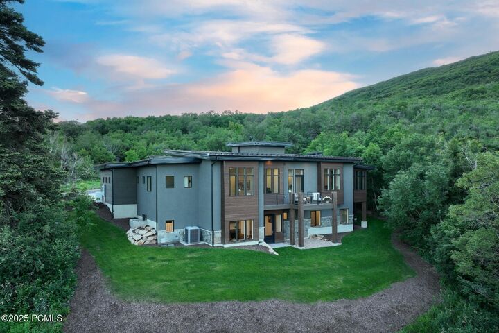 Property Photo: 8960 Parleys Lane UT 84098