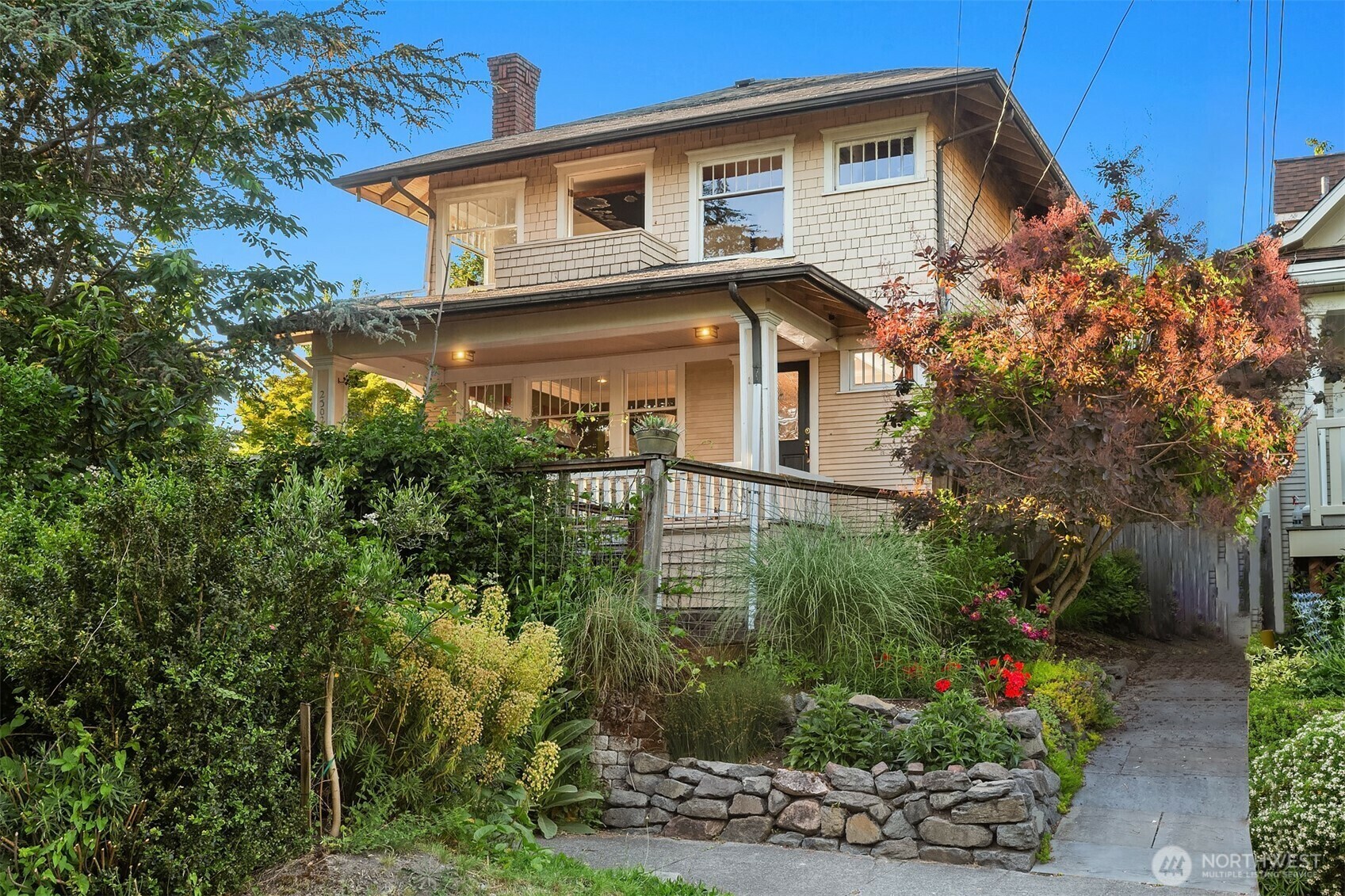 Property Photo: 2302 N 46th Street WA 98103
