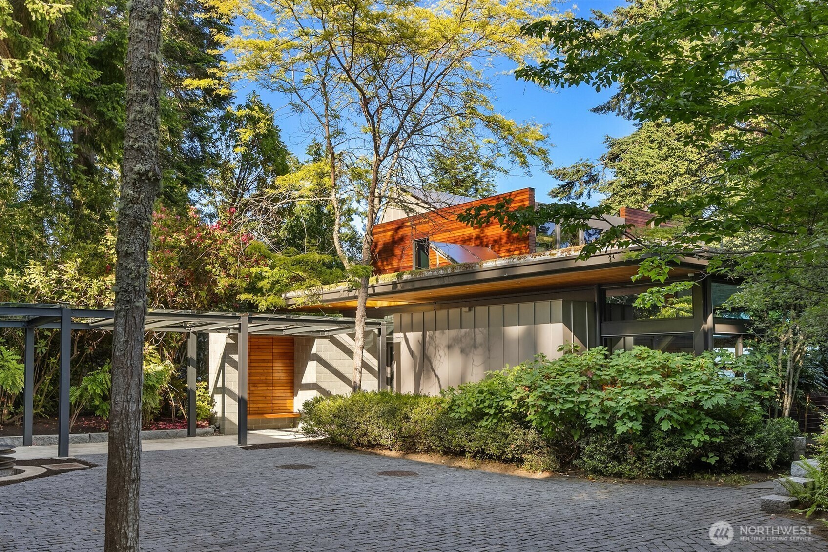 Property Photo:  7268  Madrona Drive NE  WA 98110 