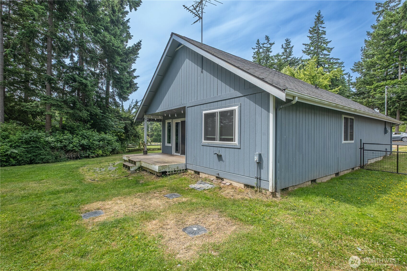 Property Photo: 3510 N Appian Way WA 98277