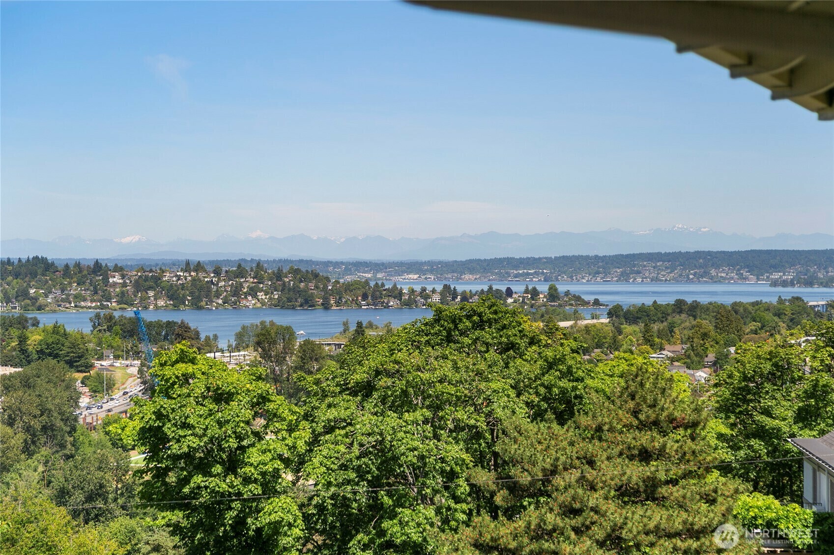 Property Photo:  1303 E Lynn Street  WA 98102 
