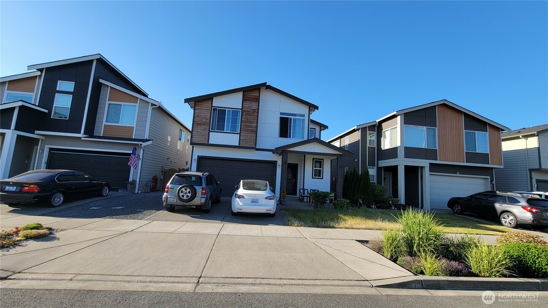 Property Photo: 2611 176th Place NE WA 98271