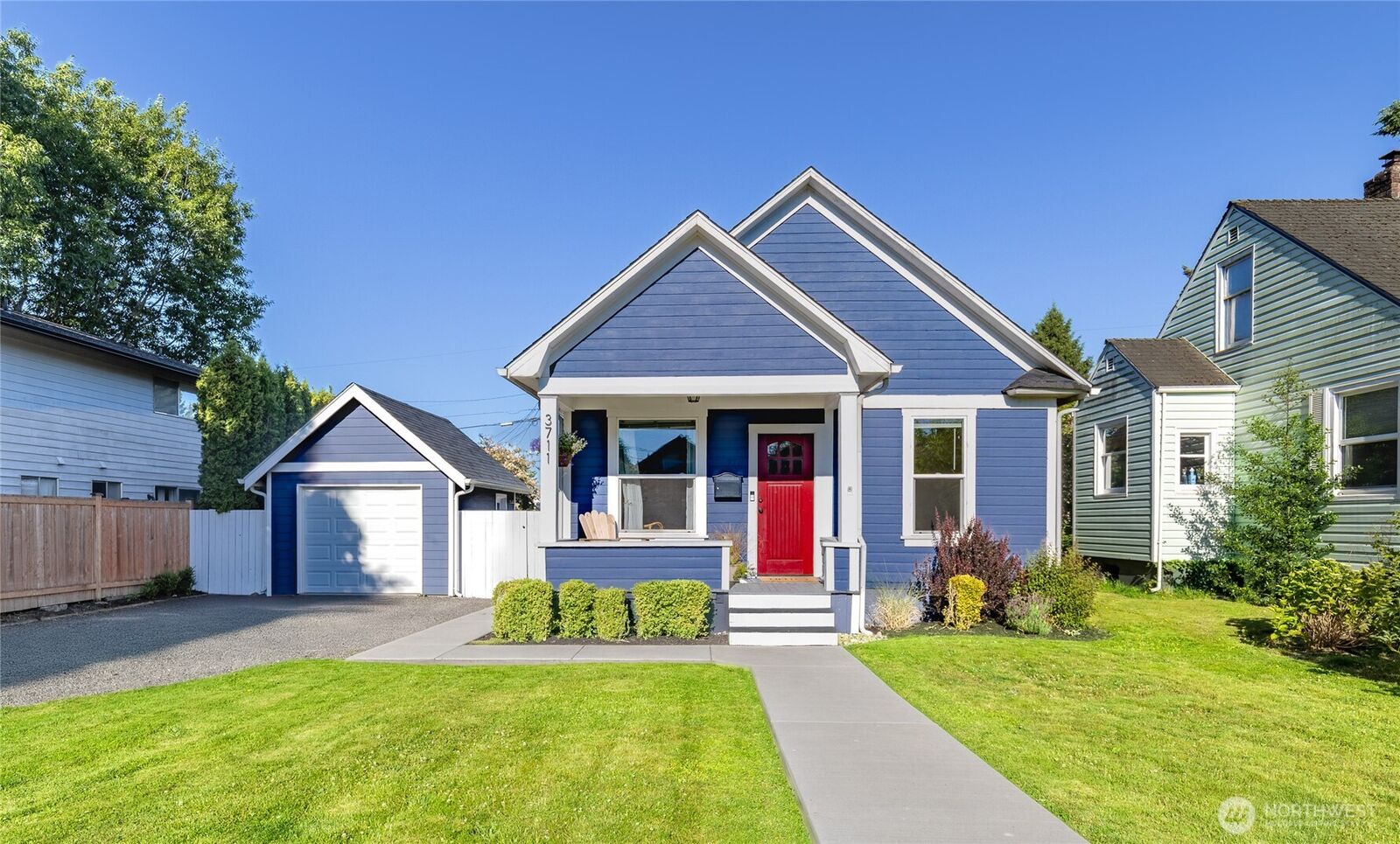 Property Photo:  3711  Wetmore Avenue  WA 98201 