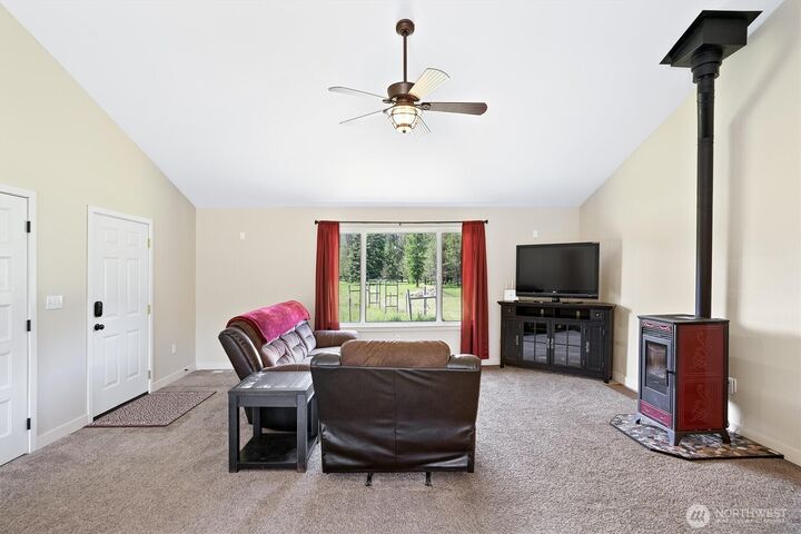 Property Photo: 1042 Driskill Road WA 99156