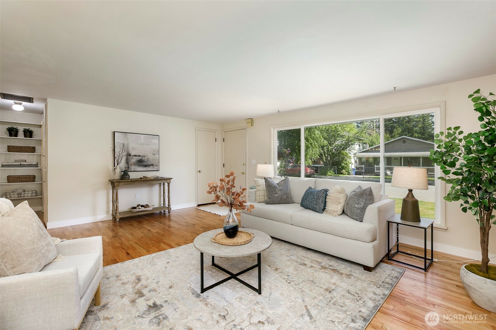 Property Photo: 331 E 2nd Street WA 98045