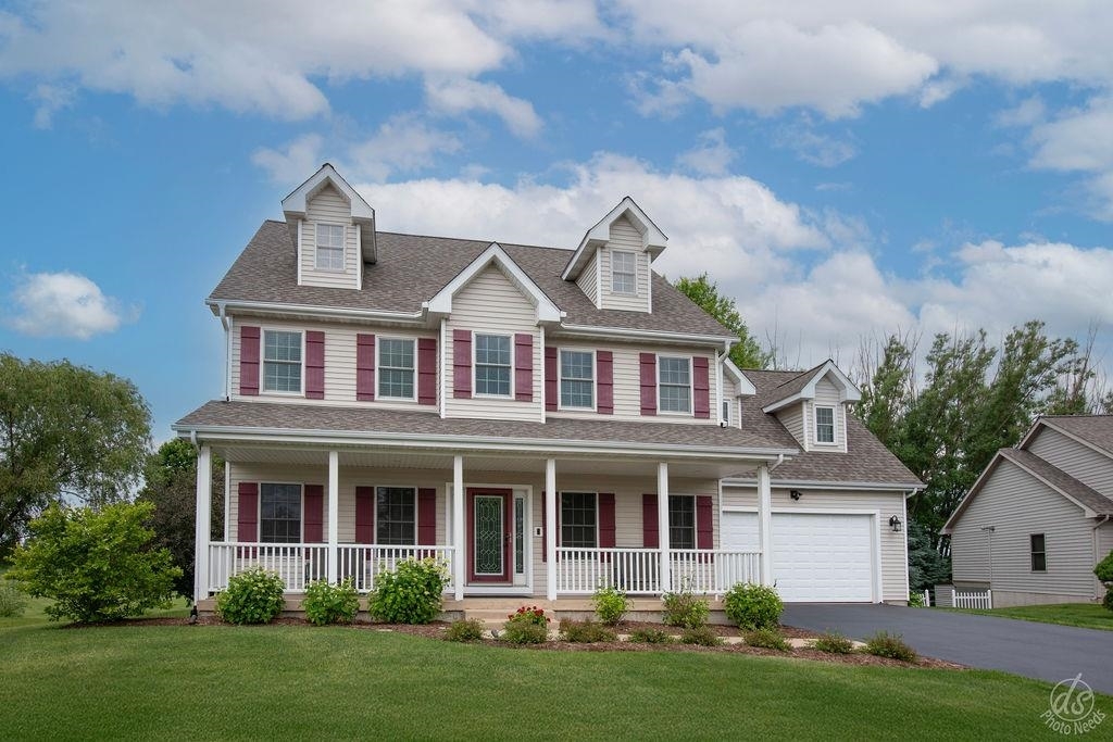 Property Photo: 141 Mary Hamsmith Court IL 60178