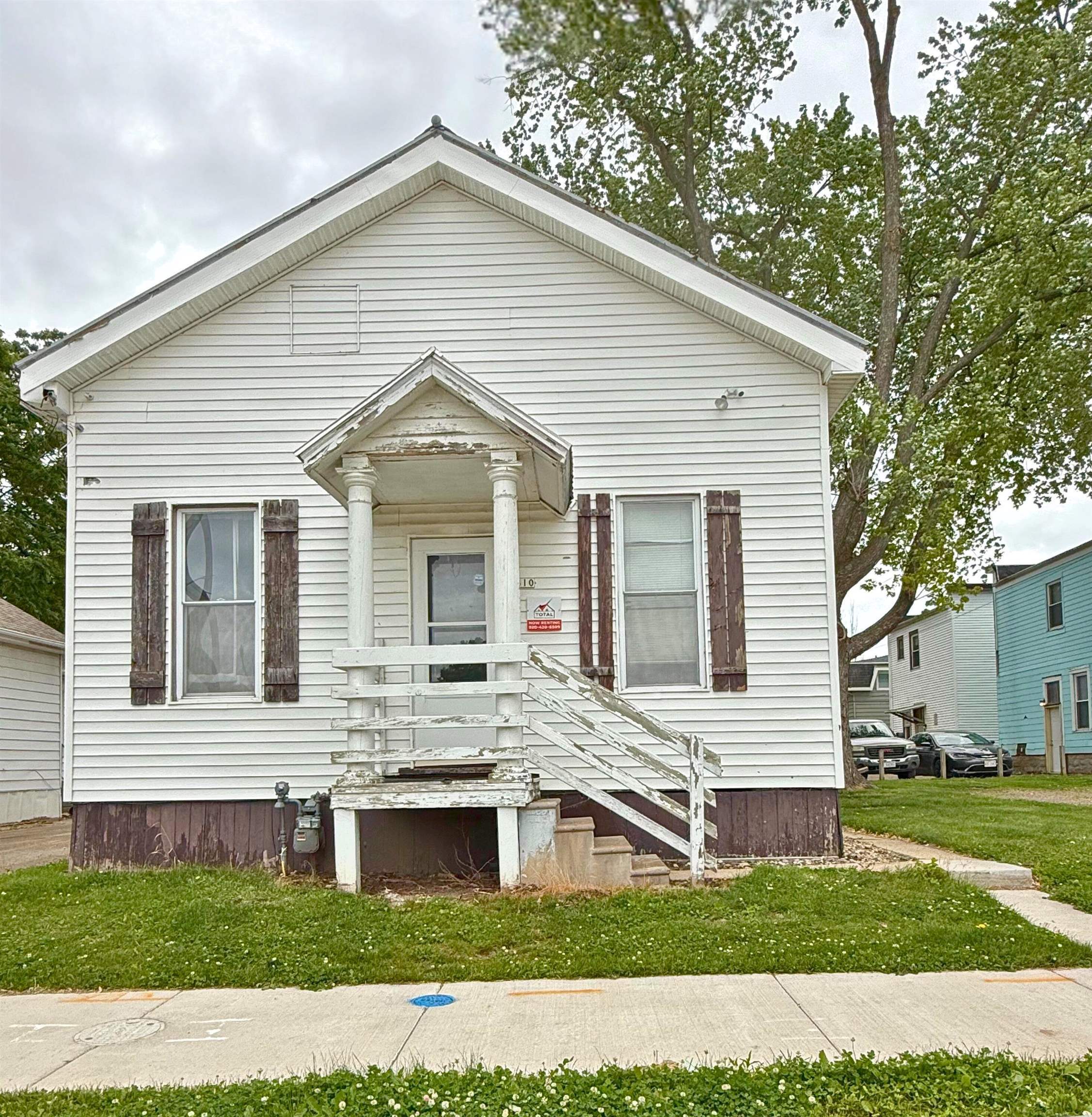 Property Photo:  810 McKinley Street  WI 54901-4353 