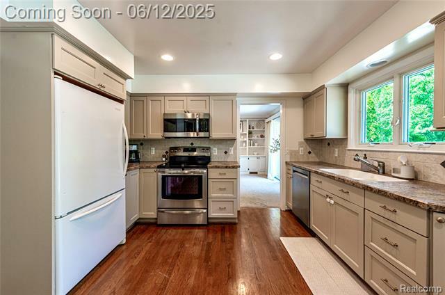 Property Photo: 4162 Arlington Drive MI 48073
