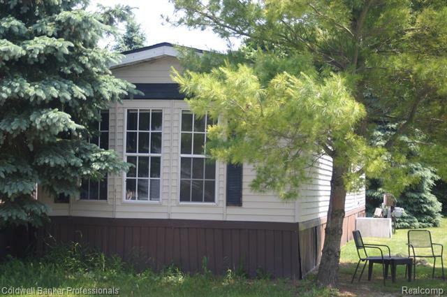 Property Photo: 264 Sarah Fern Court MI 48446