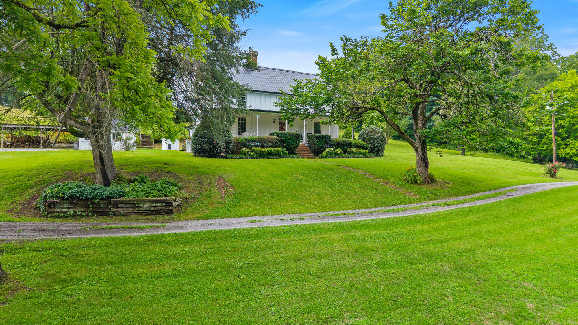 Property Photo: 431 County Road 220 TN 37303