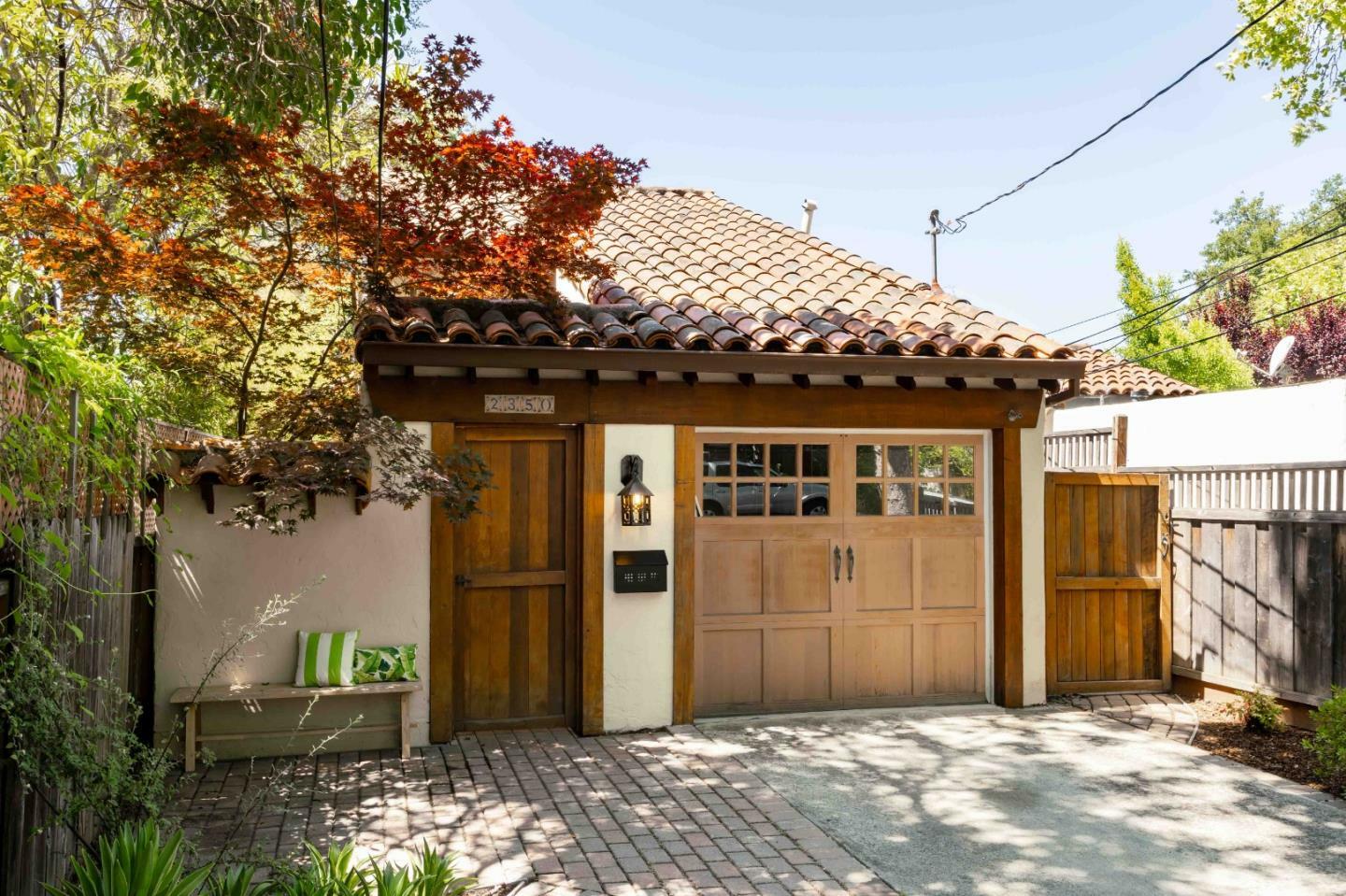 Property Photo: 2350 Harvard Street CA 94306