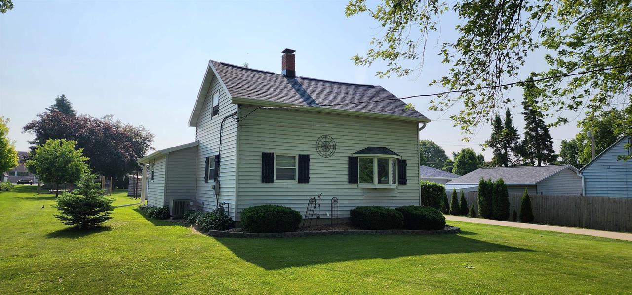 Property Photo:  441 North Madison Street  WI 53963 