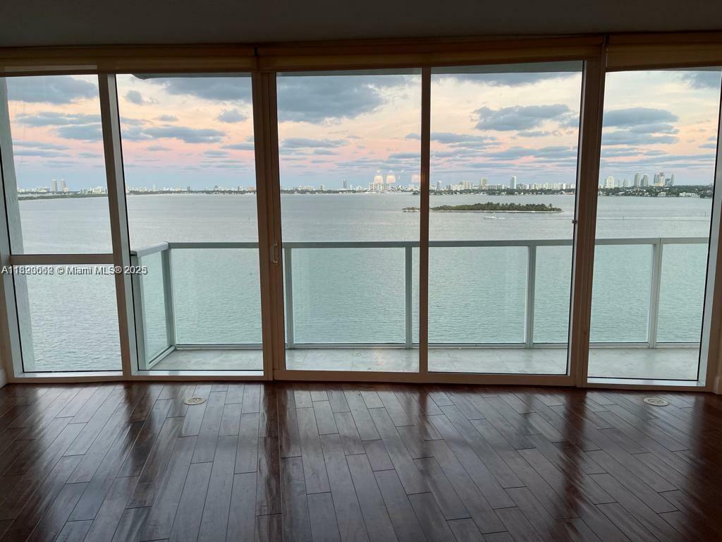 Property Photo:  665 NE 25th St 1102  FL 33137 