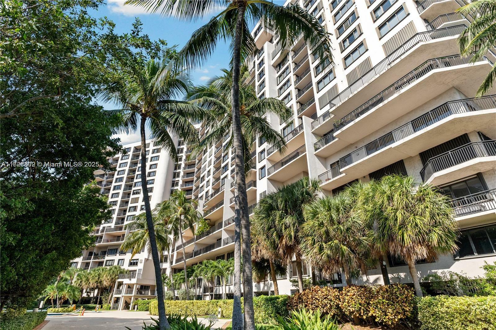 Property Photo: 540 Brickell Key Dr 818 FL 33131