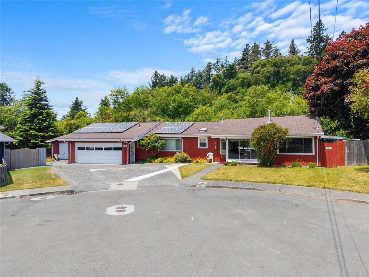 Property Photo: 267 Beverly Court CA 95521