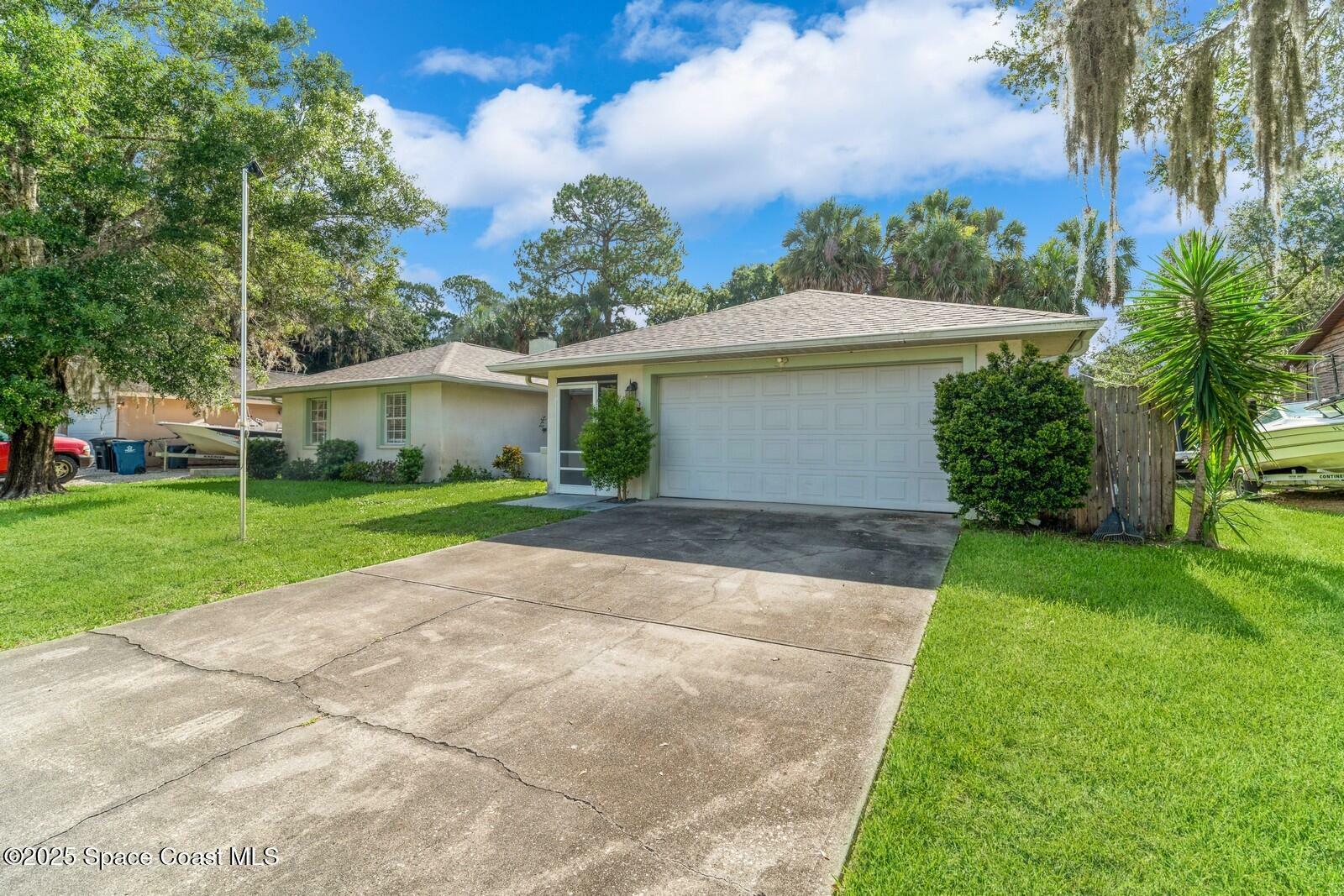 Property Photo: 831 Remsen Avenue NW FL 32907
