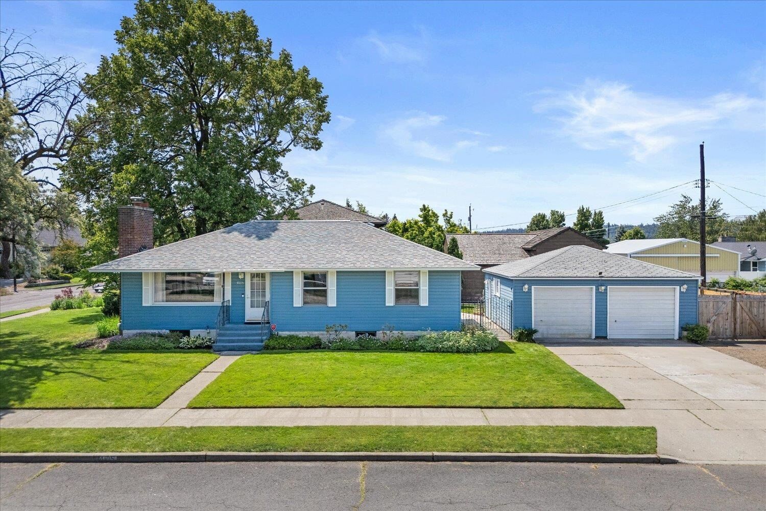 Property Photo:  4105 W Princeton Ave  WA 99205-1949 