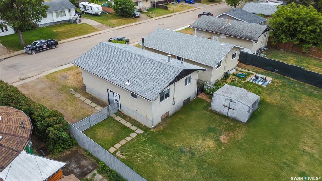 Property Photo: 1324 18th Street W SK S6V 4B9