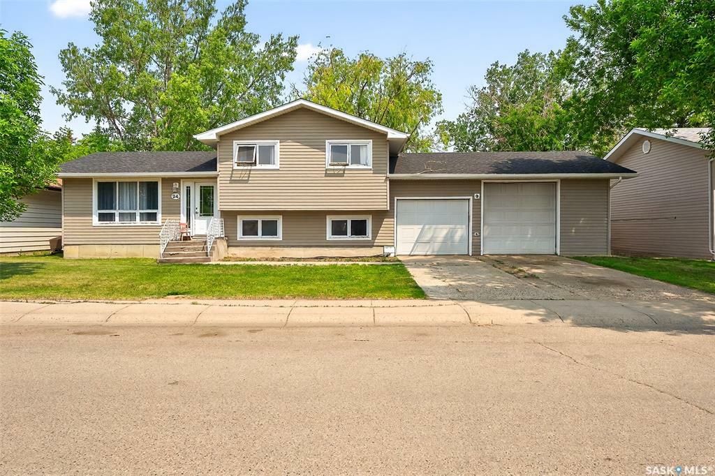 24 Bluebell Crescent  Moose Jaw SK S6J 1A2 photo