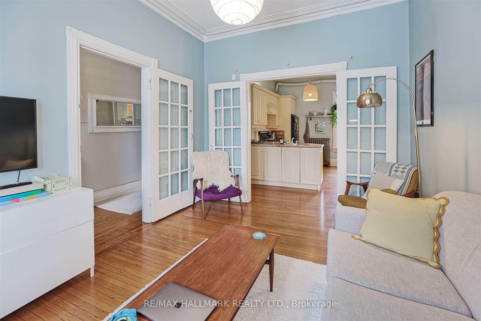 Property Photo: 155 Major Street ON M5S 2K9