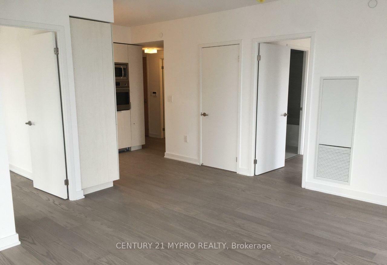 Property Photo: 11 Wellesley Street W 3102 ON M4Y 1E8