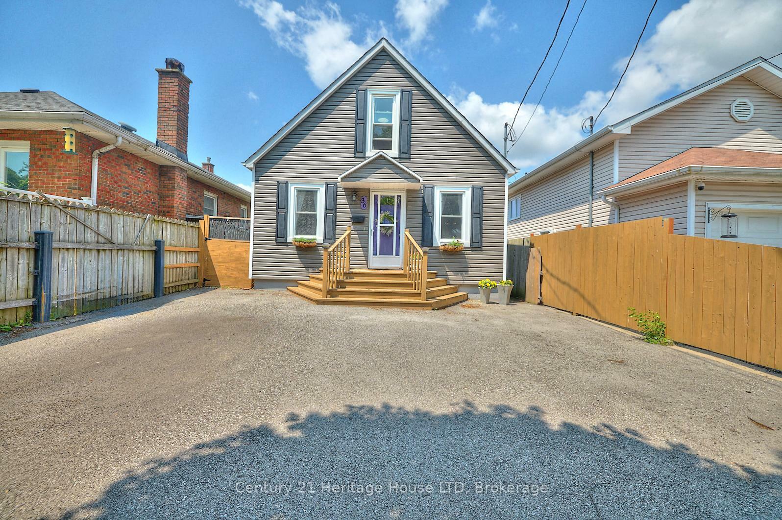 Property Photo: 36 Afton Avenue ON L3B 1V5