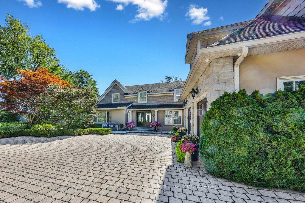 Photo de la propriété:  8 Chartwell Road  ON L6J 3Z4 