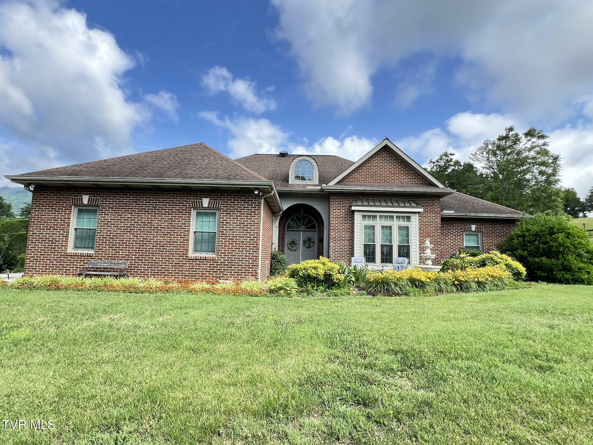Property Photo: 18525 Horton Highway TN 37656