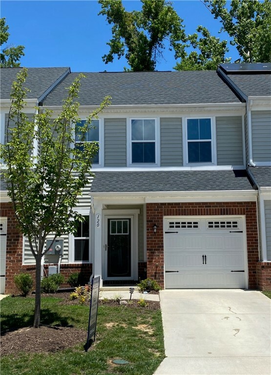 Property Photo: 120 De La Warr Arch VA 23185