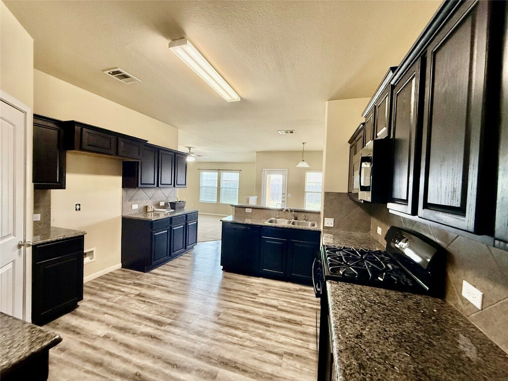 Property Photo: 100 Wilson Court TX 78634