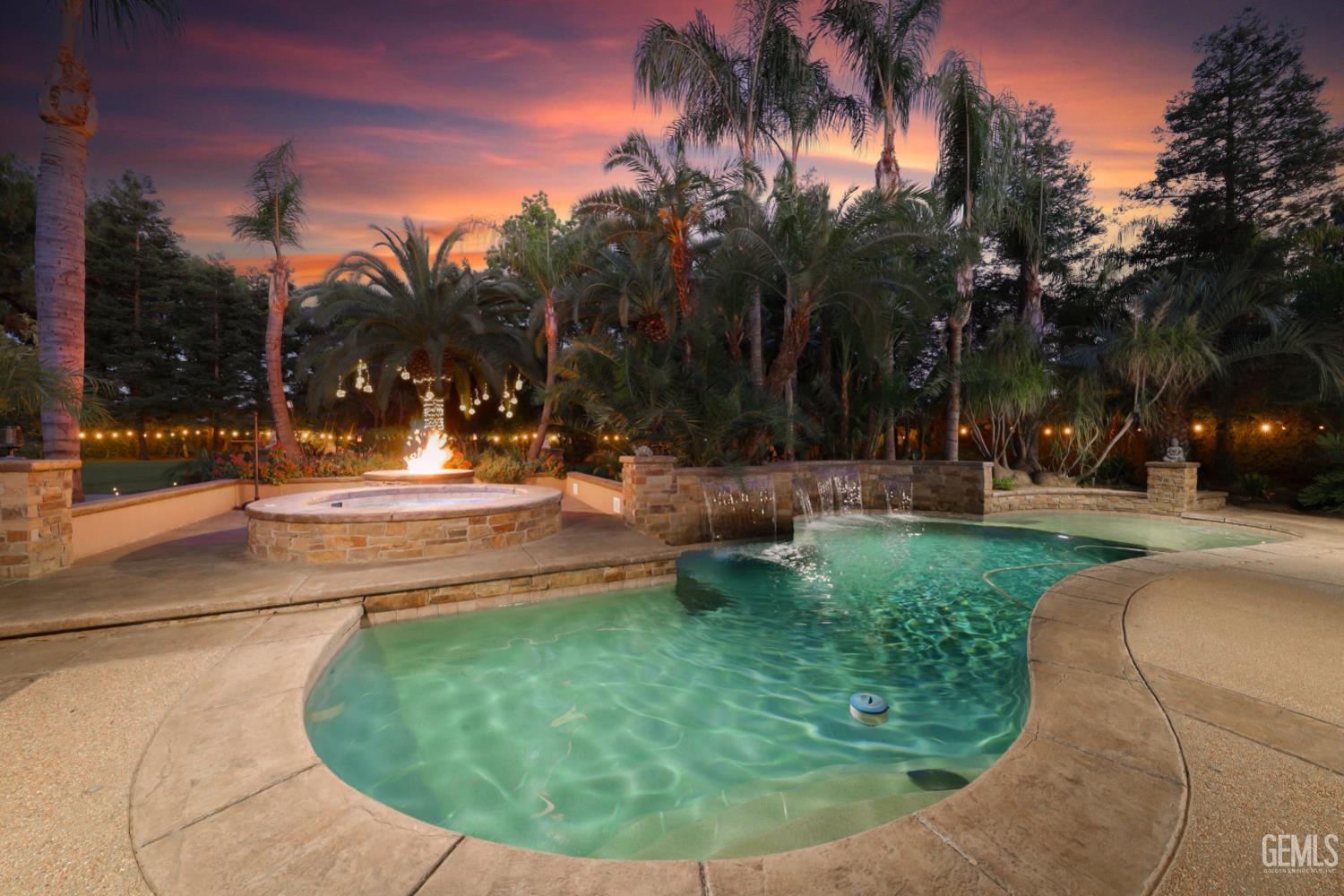 Property Photo: 12603 Clay Creek Court CA 93312